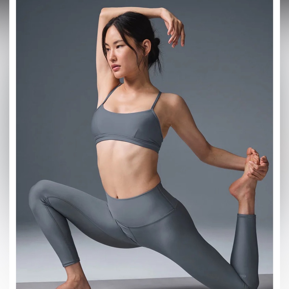 ALO Yoga Airlift Leggings - Picture 2 of 9